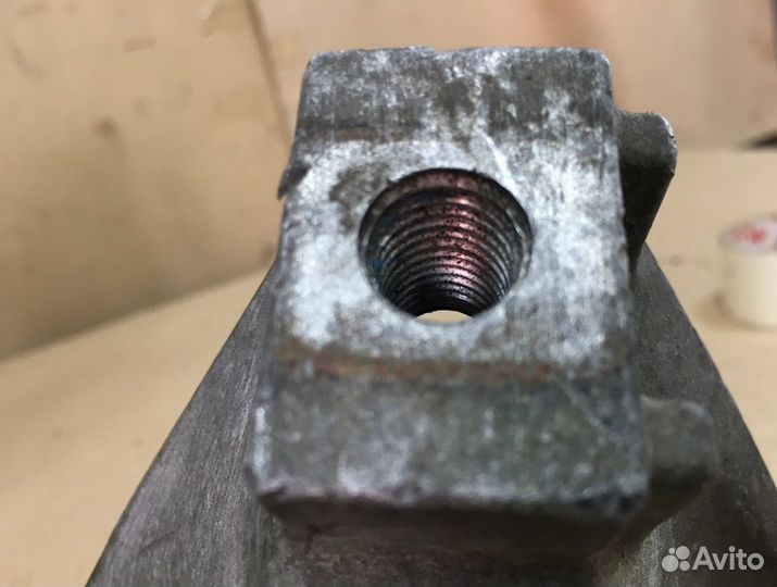 Кронштейн МКПП левый Ford Focus 2