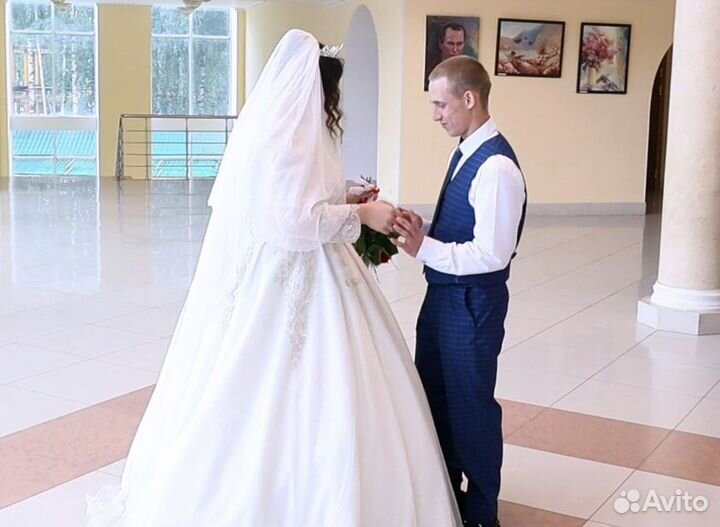 Свадебное платье пышное со шлейфом