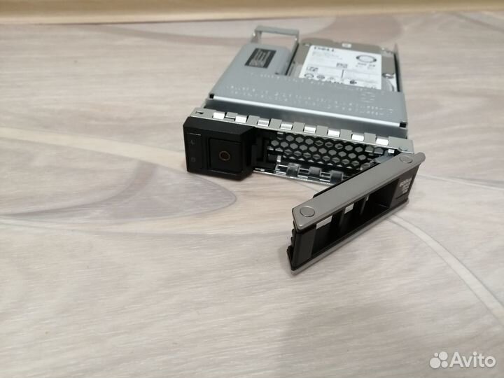 Серверный жесткий диск dell exos 15E900 (новый)