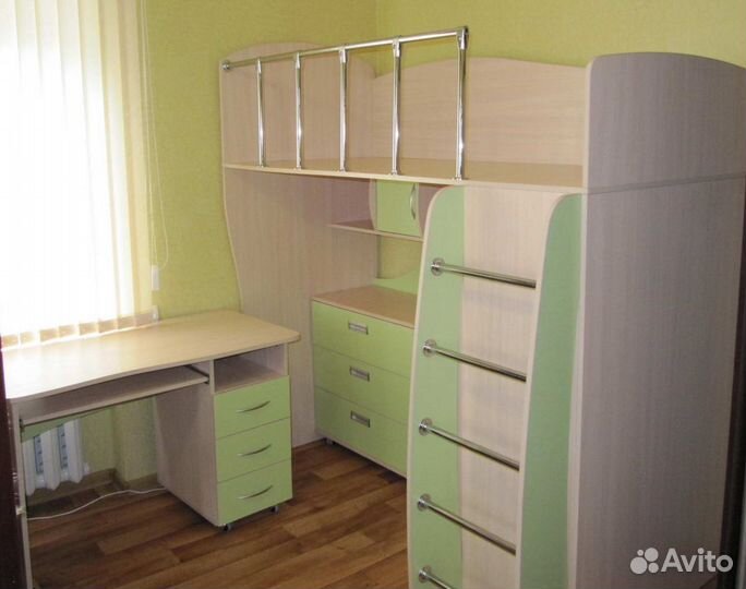 Кровать со столом