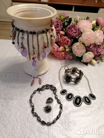 Бусы, кольца