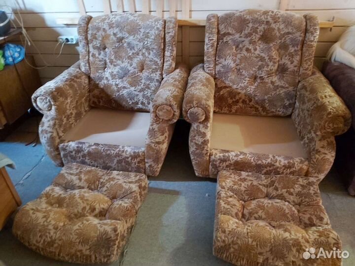 2 кресла в хорошем состоянии