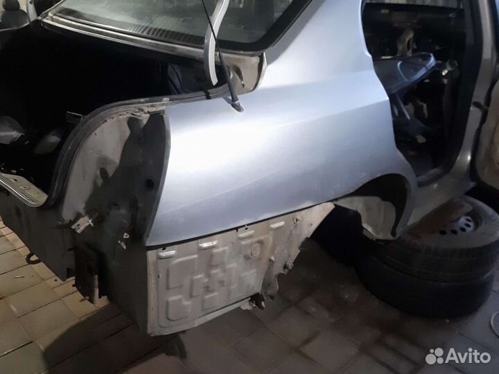 Крыло заднее правое Hyundai Elantra 3 XD