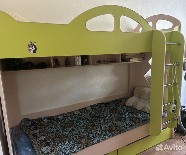 Двухъярусная кровать