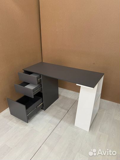 Писменный стол Карл