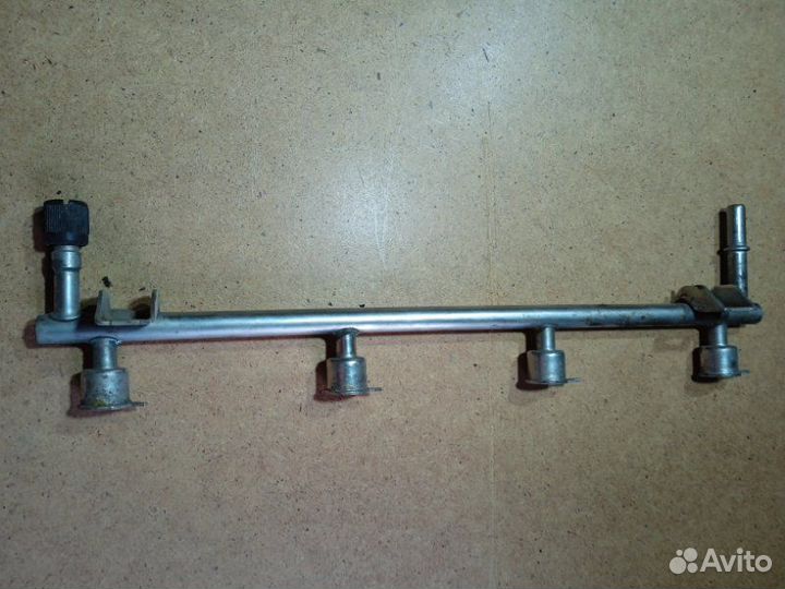 Топливная рейка Opel Вектра седан 1.8 Z18XER 2008