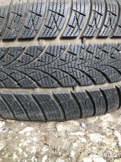 Triangle WinterX TW401 215/45 R17 91V
