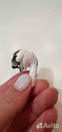 Раздавленный airpods, оригинал