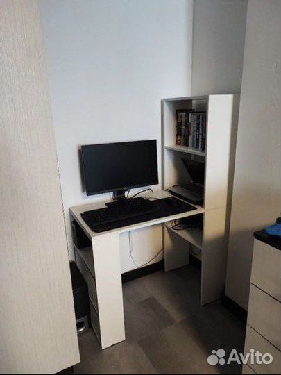 Компьютерный стол новый