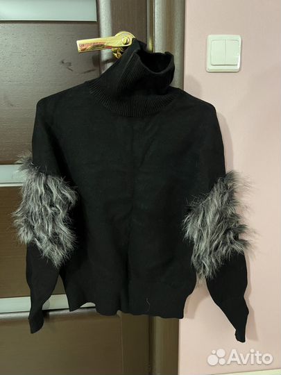 Свитер женский