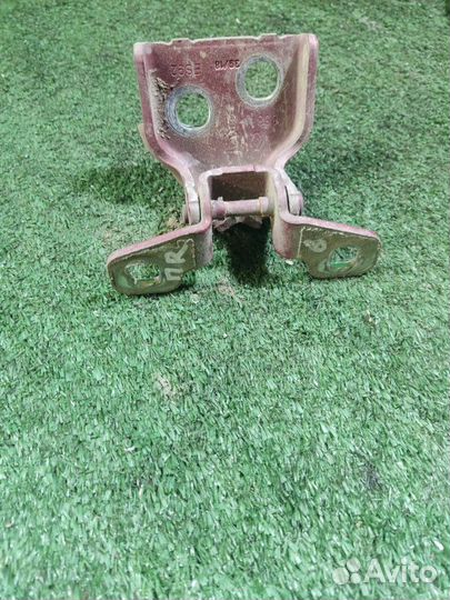 Петля двери LADA Largus Cross