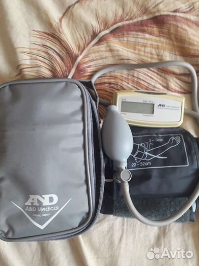 Тонометр полуавтоматический A&D UA-704