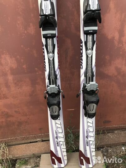 Горные лыжи и ботинки