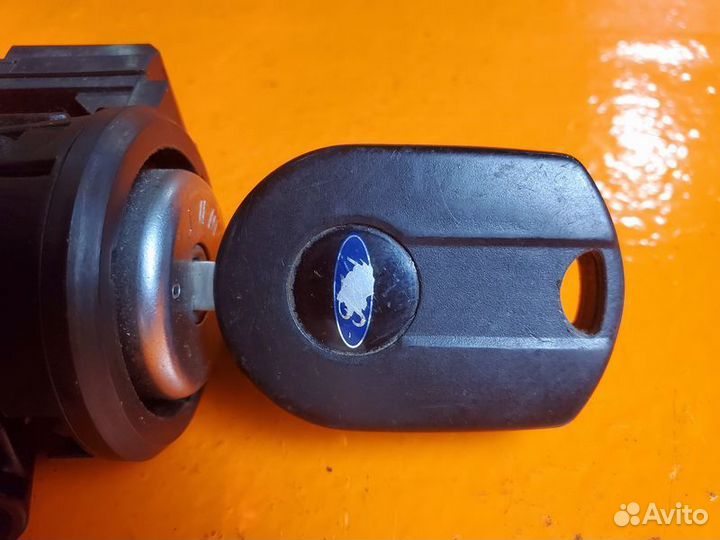 Замок зажигания Ford Escape Kuga 2014