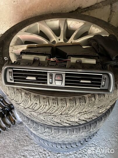 Дефлектор воздушный центральной части BMW