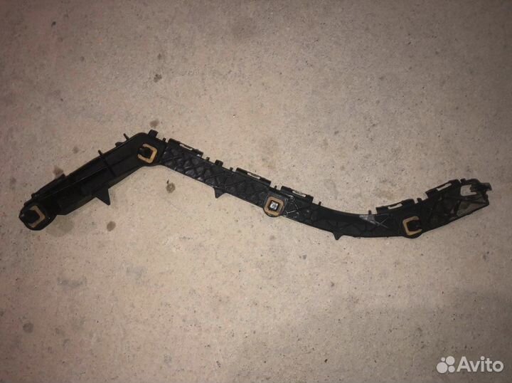 Кронштейн задний левый Toyota Land Cruiser Prado