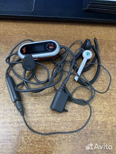 Гарнитура с радио Sony Ericsson HPM-80