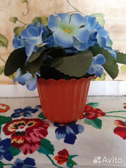 Цветы в горшках (искуственные )