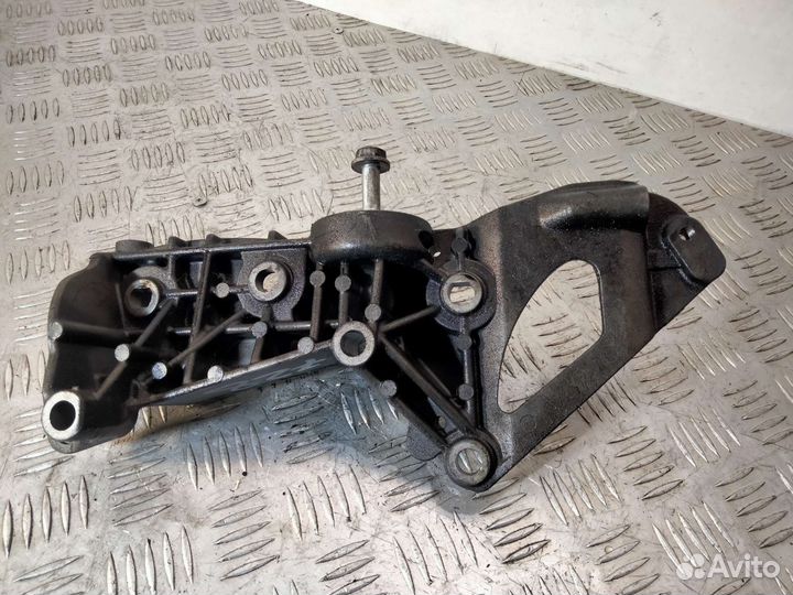 Кронштейн генератора Renault Scenic 2 k9k728