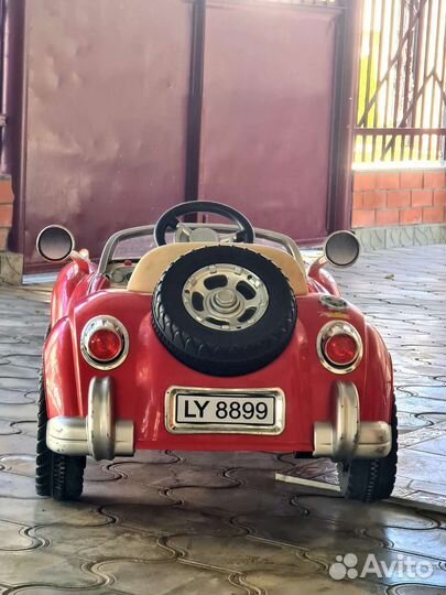 Детская машинка на аккумуляторе