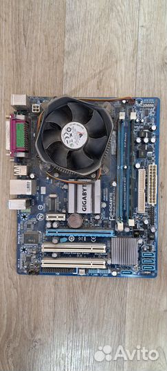 Материнская плата с процессором и памятью