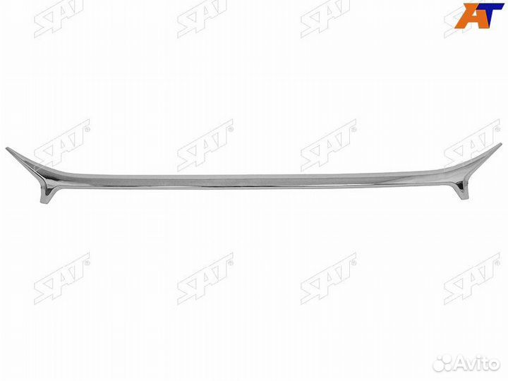 Молдинг решетки радиатора передний Toyota Camry