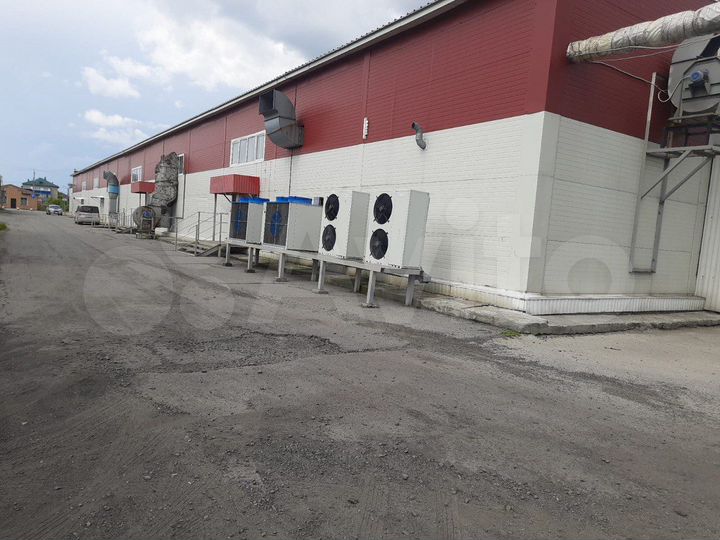 Здание, 3353 м²