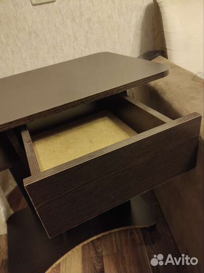 Письменный стол