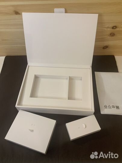 Коробка из под huawei matebook x pro