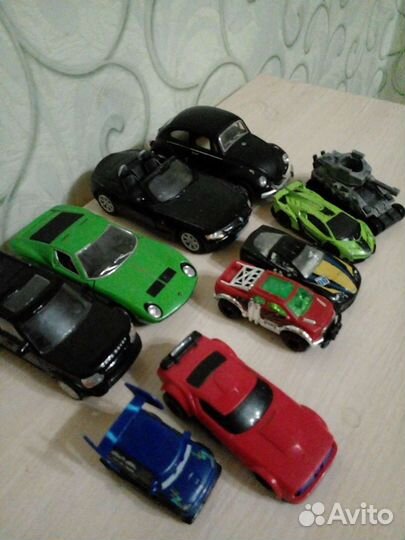 Пакет коллекционных машинок. 10 шт