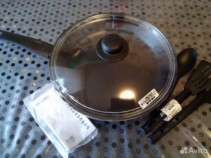 Сковорода skanka IKEA с крышкой. 28см