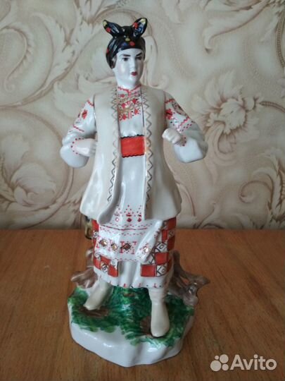 Фарфоровые статуэтки времен СССР