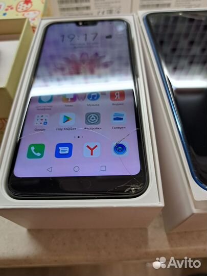 HONOR 10, 4/64 ГБ