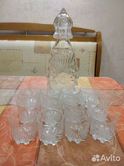 Графин с кружками