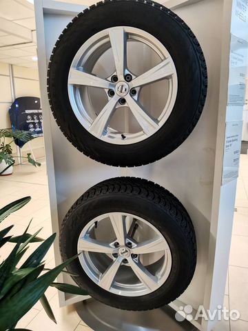 Комплект колес нешип 235/60 R18 30795975 Volvo