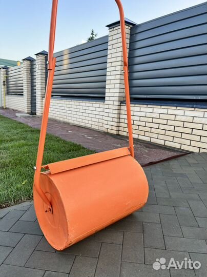 Каток для газона