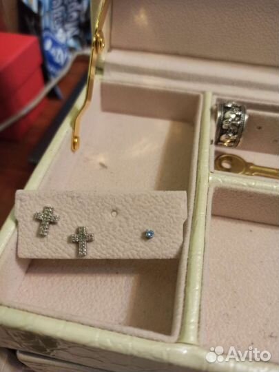 Серебряная цепь с крестом и 