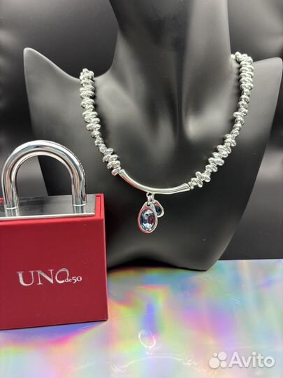 Uno DE 50 колье с кристаллами