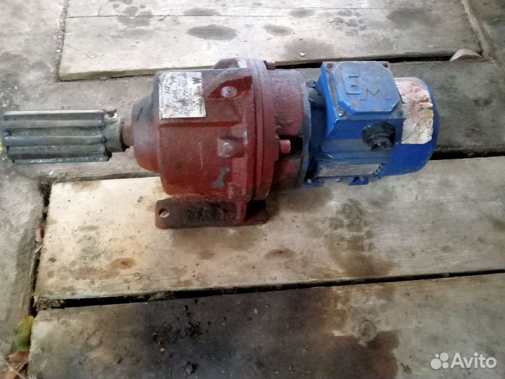 Электродвигатель 2.2 кВт с редуктором