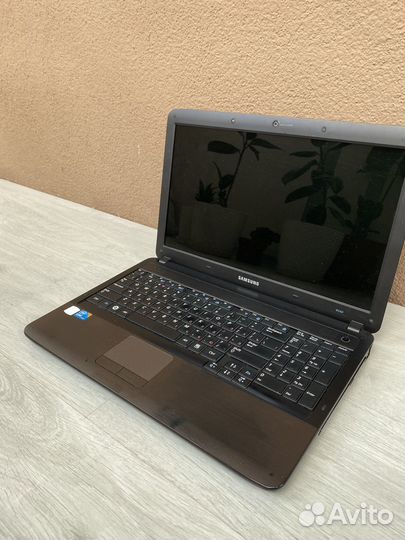Ноутбук samsung r540