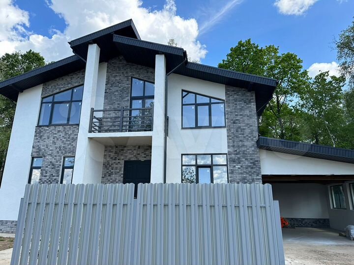 Коттедж 290 м² на участке 13,4 сот.