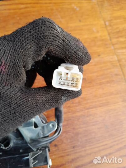 Замок двери багажника Lexus Nx200