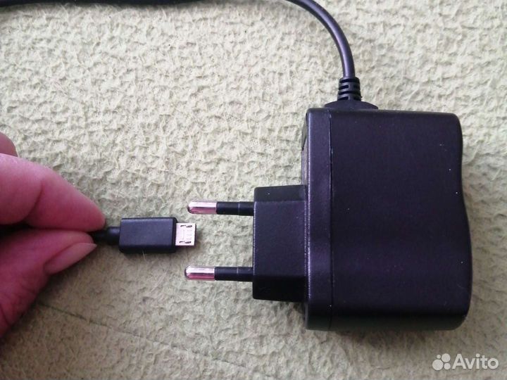 Зарядное устройство для телефона. Микро USB