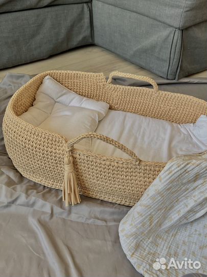 Вязаная люлька для новорожденного