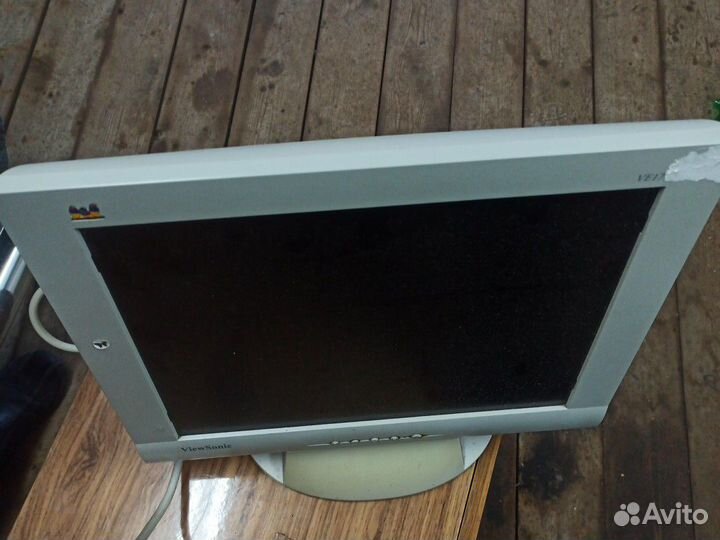 Продаю монитор ЖК плоский на 17