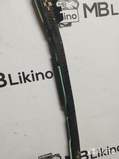 Шторка безопасности правая Mercedes S-Class W221