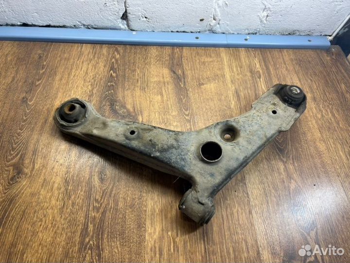 Рычаг передний правый Chery Fora А21 2 2008