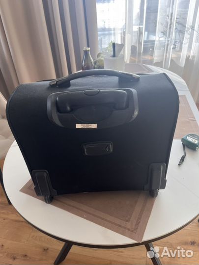 Чемодан на колесах