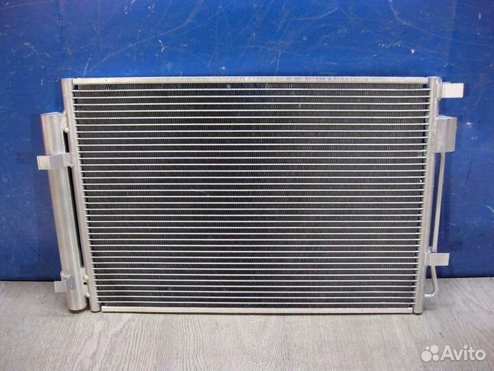 Радиатор кондиционера Hyundai Solaris с 2010 нов