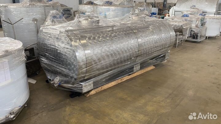 Автоцистерна-молоковоз нержавеющий 2500 литров